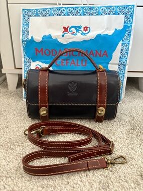 Moda Siciliana in Cefalù, Italy. 100% leather mini hand bag handmade design BNWT